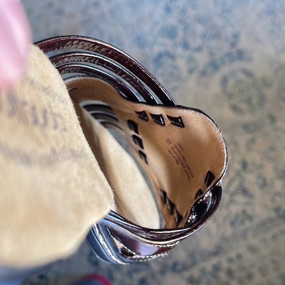 Softspots Shoe 9N Leather Brown/Bronze in color - Picture 6 of 8